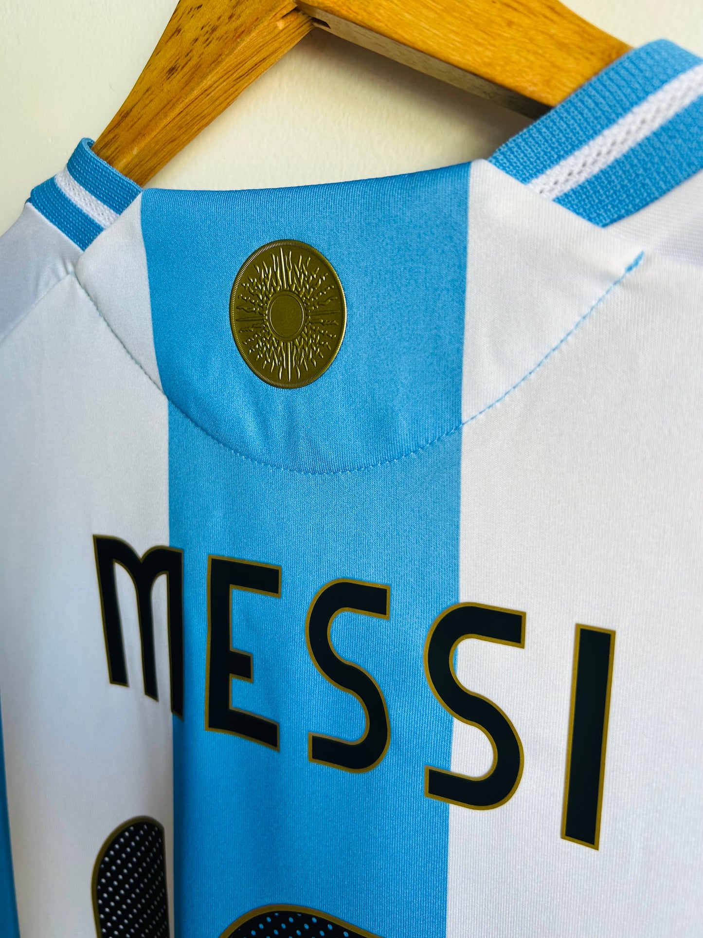 Messi 24-25 Argentina AUTHENTIC Heat.Rdy Home Jersey (IP8388)